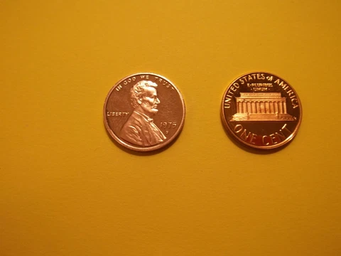 1975 Lincoln Memorial Small Cents thumbnail