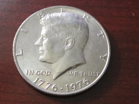 1976 P Kennedy Half Dollars thumbnail