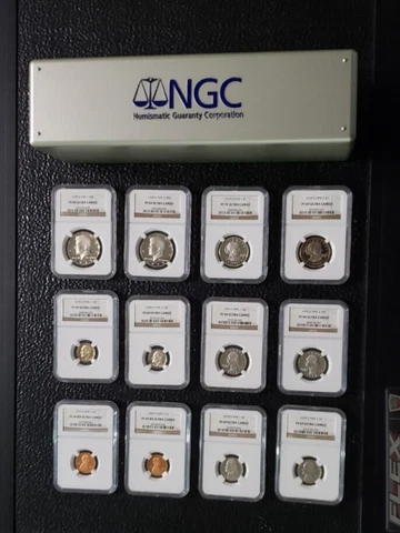 1979 Proof Coin Sets thumbnail