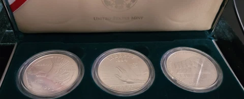 1994 US Modern Silver/Clad Commemorative Coins thumbnail
