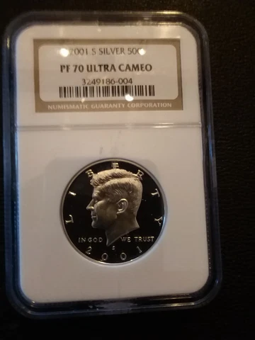 2001 D Kennedy Half Dollars thumbnail