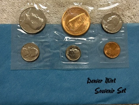 2004 US Coin Mint Sets thumbnail