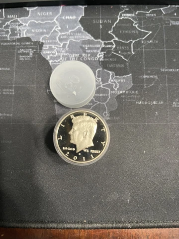 2011 P Kennedy Half Dollars thumbnail