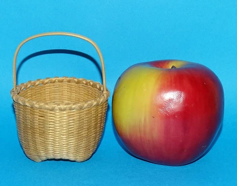 Antique 1980s Miniature Baskets thumbnail