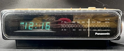 Antique Adjustable Brightness Clock Radios thumbnail