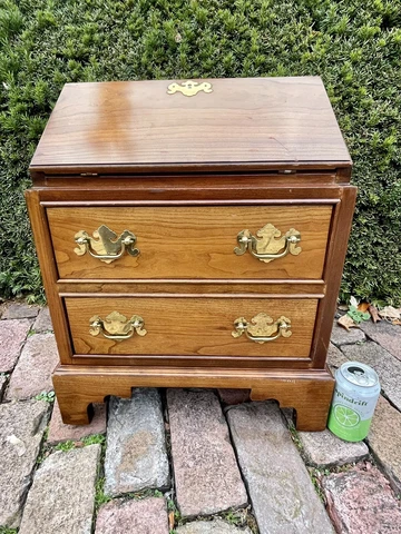 Antique American Desks thumbnail