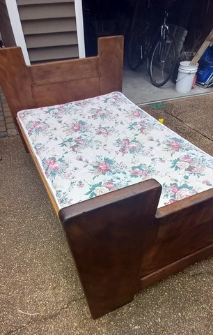 Antique Americana Beds thumbnail