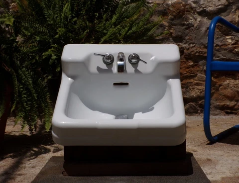 Antique Art Deco Sinks thumbnail