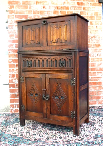 Antique Bar Cabinets thumbnail
