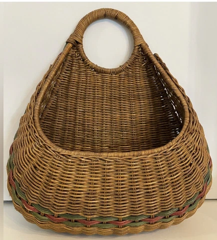 Antique Beige Hanging Baskets thumbnail