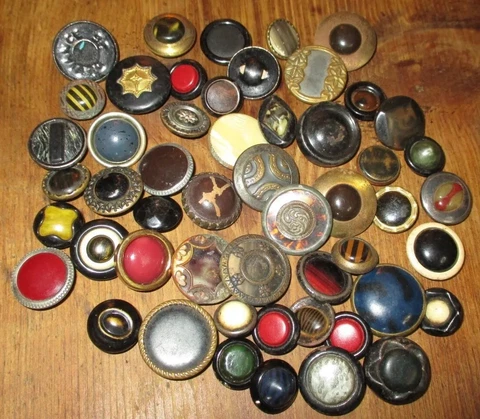 Antique Beige Sewing Shank Buttons thumbnail