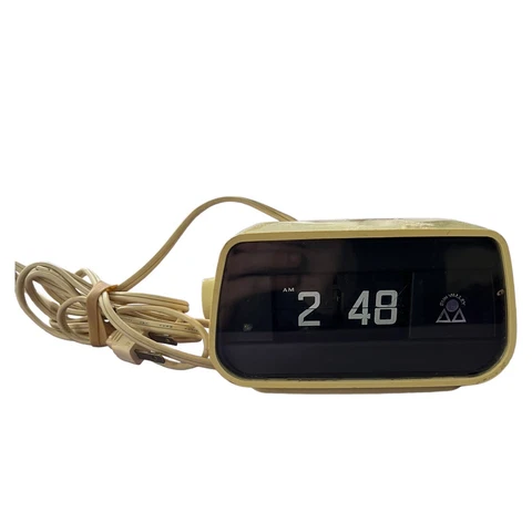Antique Beige Travel Clocks thumbnail