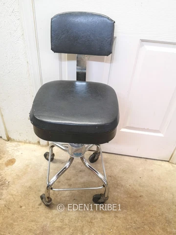 Antique Black Desk Chairs thumbnail