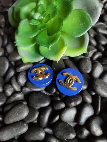 Antique Blue Sewing Shank Buttons thumbnail