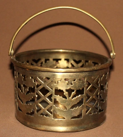 Antique Brass Miniature Baskets thumbnail