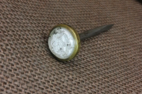 Antique Brass Round Nails thumbnail