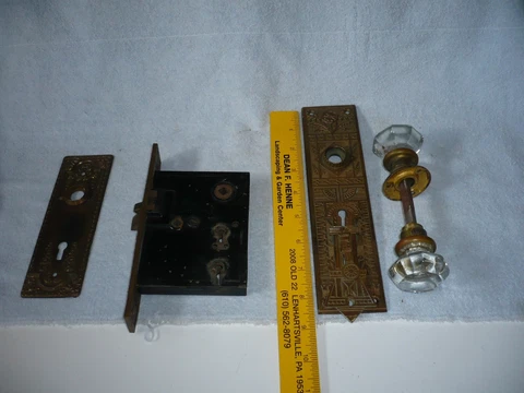 Antique Bronze Door Locks thumbnail