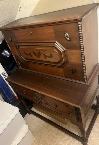 Antique Brown Secretary Desks thumbnail