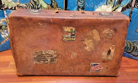 Antique Brown Steamer Trunks thumbnail