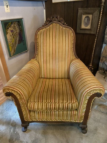 Antique Brown Throne Chairs thumbnail