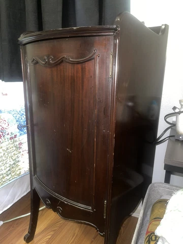 Antique Cabinets thumbnail