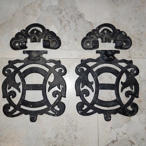 Antique Cast Iron Door Knockers thumbnail