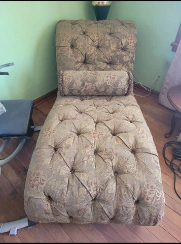 Antique Chaises thumbnail