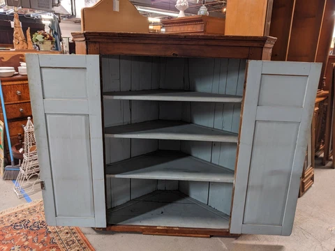 Antique Country Corner Cabinets thumbnail