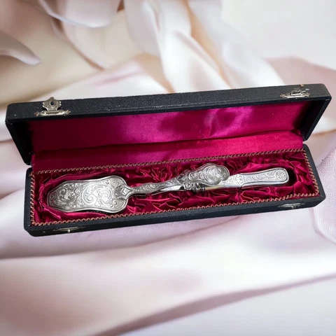 Antique Edwardian Silver Serving Spoons thumbnail