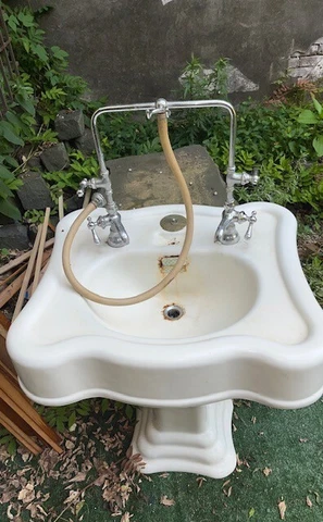 Antique Faucets thumbnail