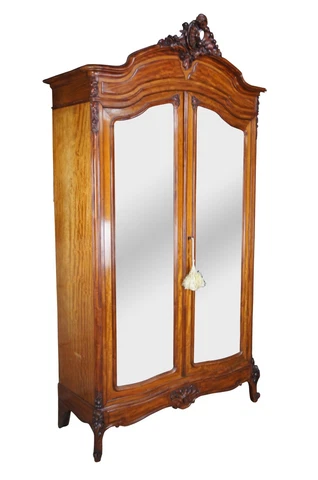 Antique Freestanding Wardrobes thumbnail