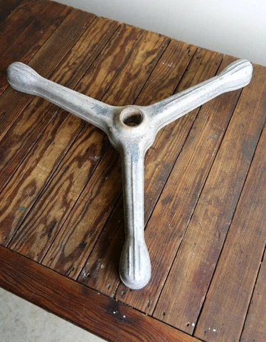 Antique Furniture Pedestals thumbnail