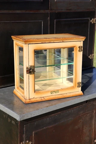 Antique Glass Cabinets thumbnail