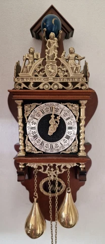 Antique Glossy Wall Clocks thumbnail