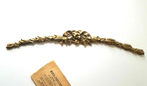 Antique Gold Pediments thumbnail