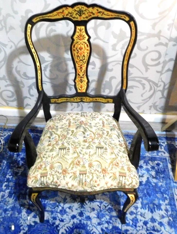 Antique Gold Side Chairs thumbnail