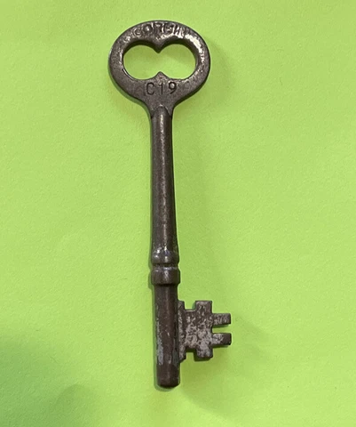 Antique Gray Skeleton Keys thumbnail