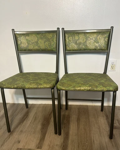 Antique Green Folding Chairs thumbnail