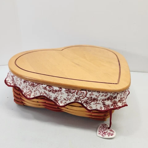 Antique Heart Basket Liners thumbnail