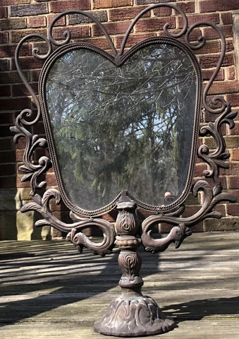 Antique Heart Mirrors thumbnail