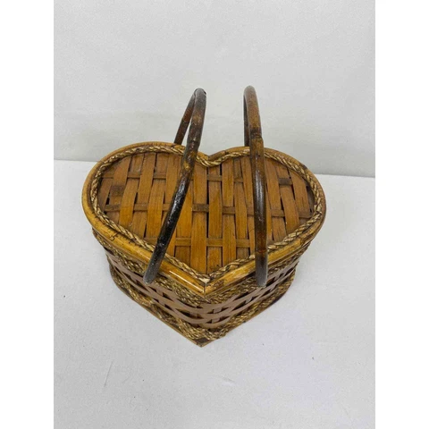 Antique Heart Picnic Baskets thumbnail