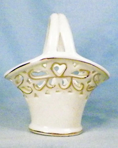 Antique Indoor Miniature Baskets thumbnail