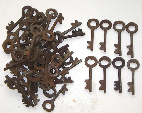 Antique Iron Skeleton Keys thumbnail
