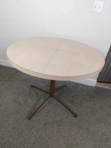 Antique Kitchen Tables thumbnail