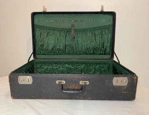 Antique Leather Suitcases thumbnail