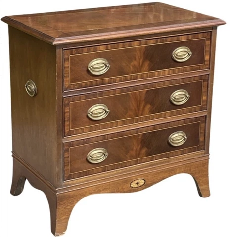 Antique Mahogany Chest Of Drawers thumbnail