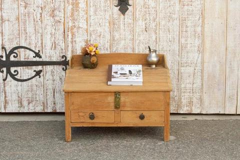 Antique Metal Desks thumbnail