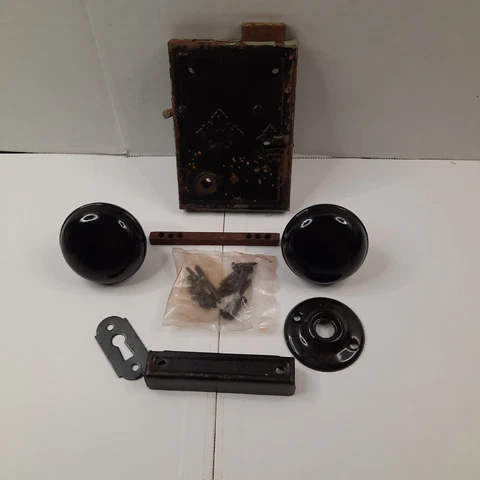 Antique Metal Door Locks thumbnail