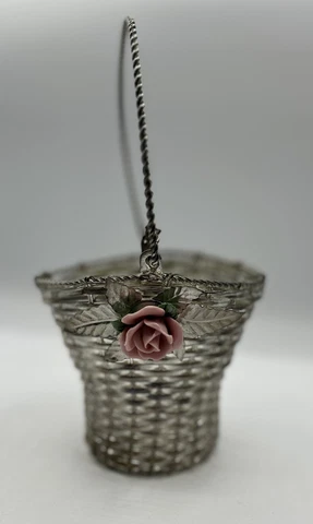 Antique Multicolor Miniature Baskets thumbnail