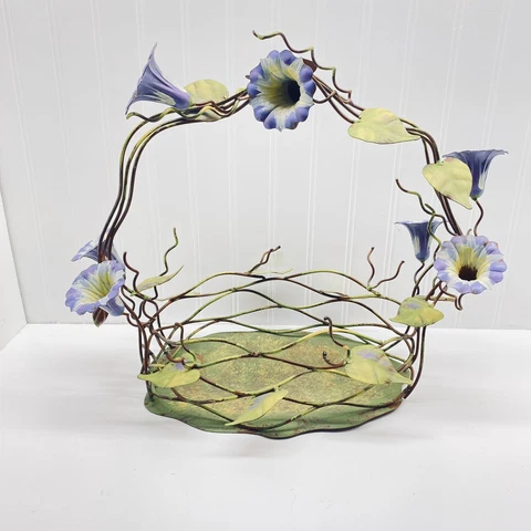 Antique Multicolor Wire Baskets thumbnail